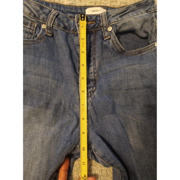 Forever 21 cropped freyed hem size 26 cropped jeans - Picture 6 of 9